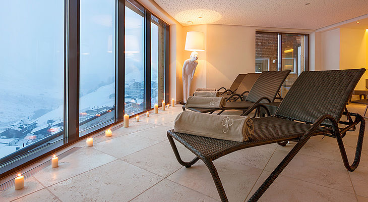 Ruhebereich im Family Spa des 4 Sterne S Hotel Bergwelt im Tiroler Obergurgl