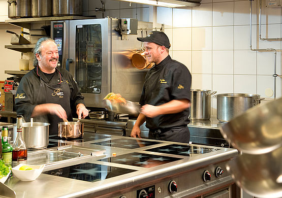 Küchenchef Claus und Souschef Freddy im Hotel Bergwelt in Obergurgl