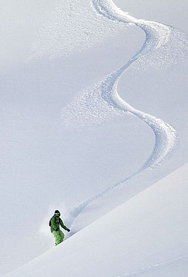 Snowboarden im Skigebiet Hochgurgl-Obergurgl Ortsaufnahme Obergurgl | Daniel Csepku | © Ötztal Tourismus